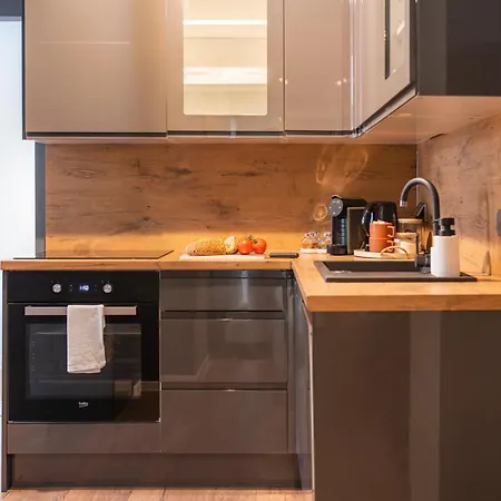 아파트 Oficyna 6 *